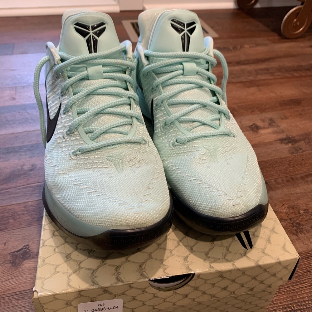 Kobe AD Igloo Size 13